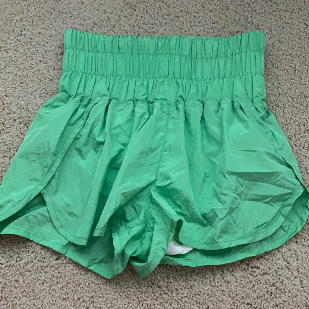 The way home shorts green (fresh cut)